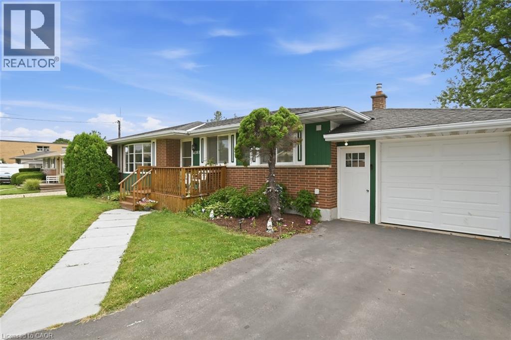 4381 Jackson Street, Beamsville, Ontario  L3J 0N9 - Photo 2 - 40845402
