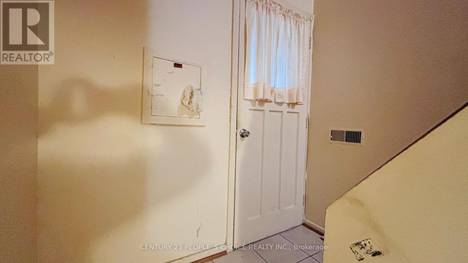 2555 Chalkwell Close, Mississauga, Ontario  L5J 2C1 - Photo 13 - W13842256