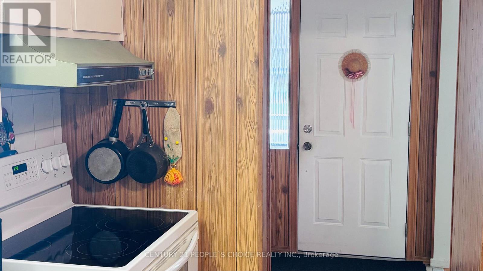 2555 Chalkwell Close, Mississauga, Ontario  L5J 2C1 - Photo 5 - W13842256
