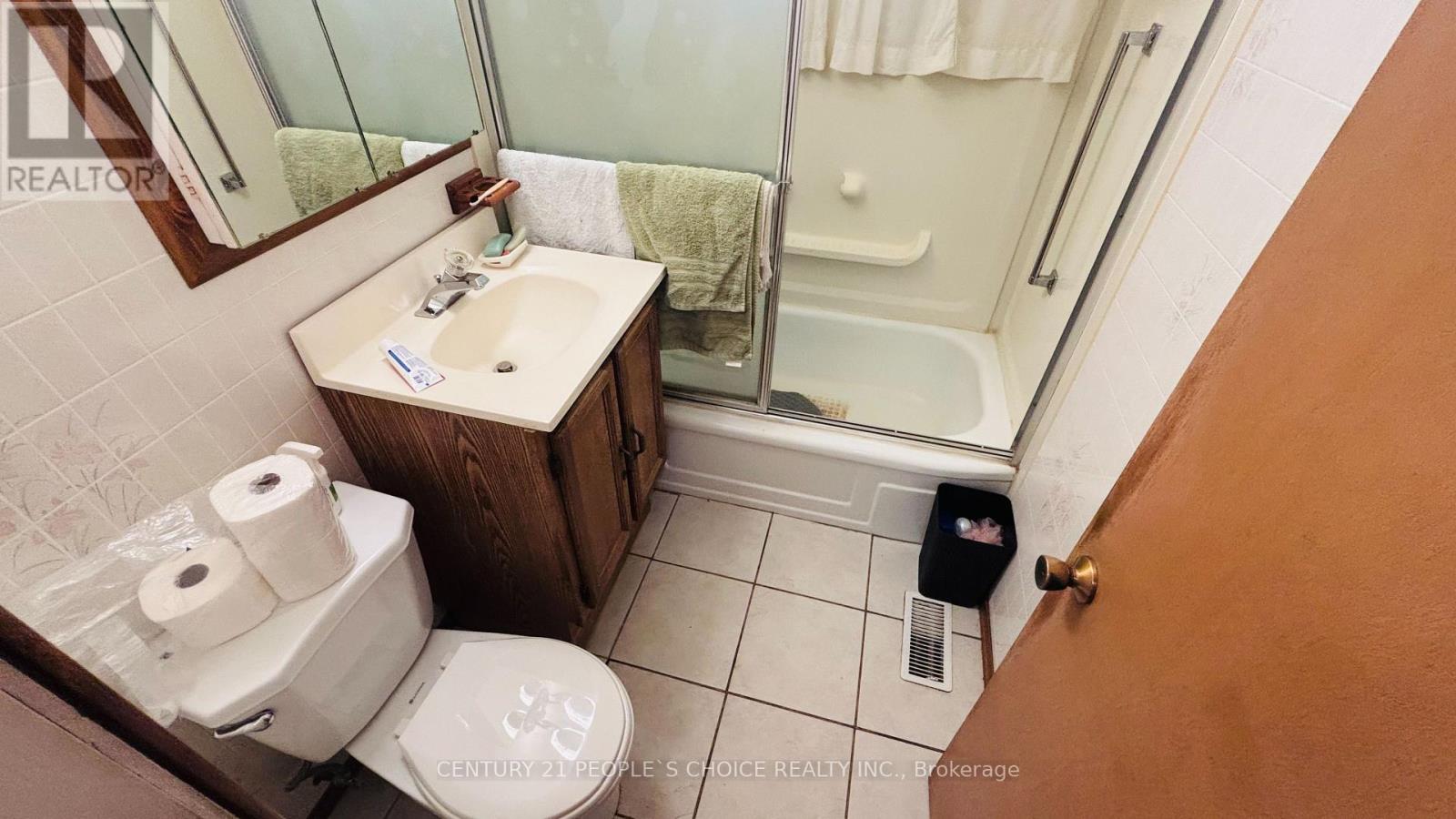 2555 Chalkwell Close, Mississauga, Ontario  L5J 2C1 - Photo 9 - W13842256
