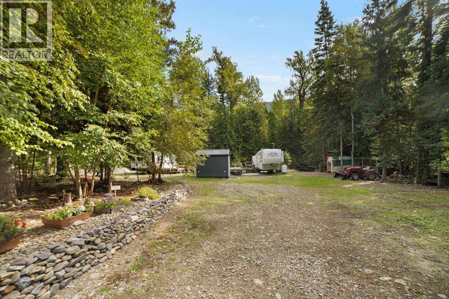4529 Highway 3, Arrow Creek, British Columbia  V0B 1G9 - Photo 20 - 10402104