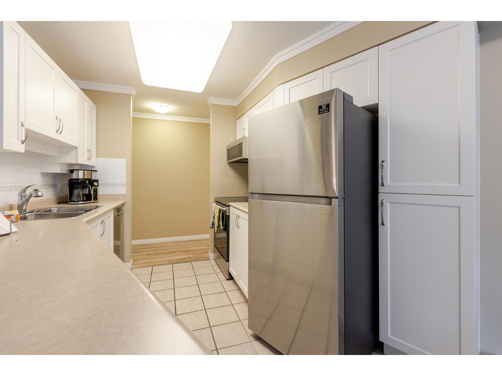 210 15150 29a Avenue, Surrey, British Columbia  V4P 3B1 - Photo 18 - R3152037