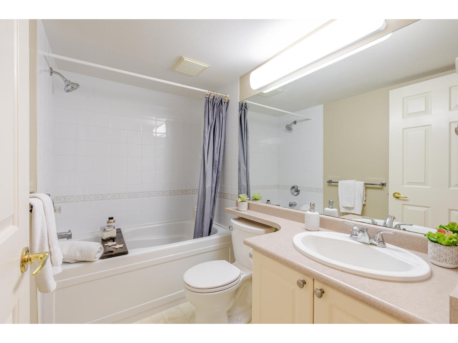 210 15150 29a Avenue, Surrey, British Columbia  V4P 3B1 - Photo 30 - R3152037