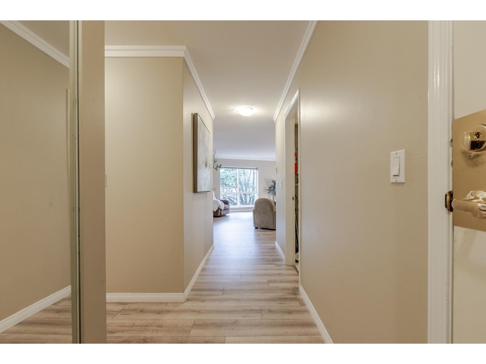 210 15150 29a Avenue, Surrey, British Columbia  V4P 3B1 - Photo 5 - R3152037