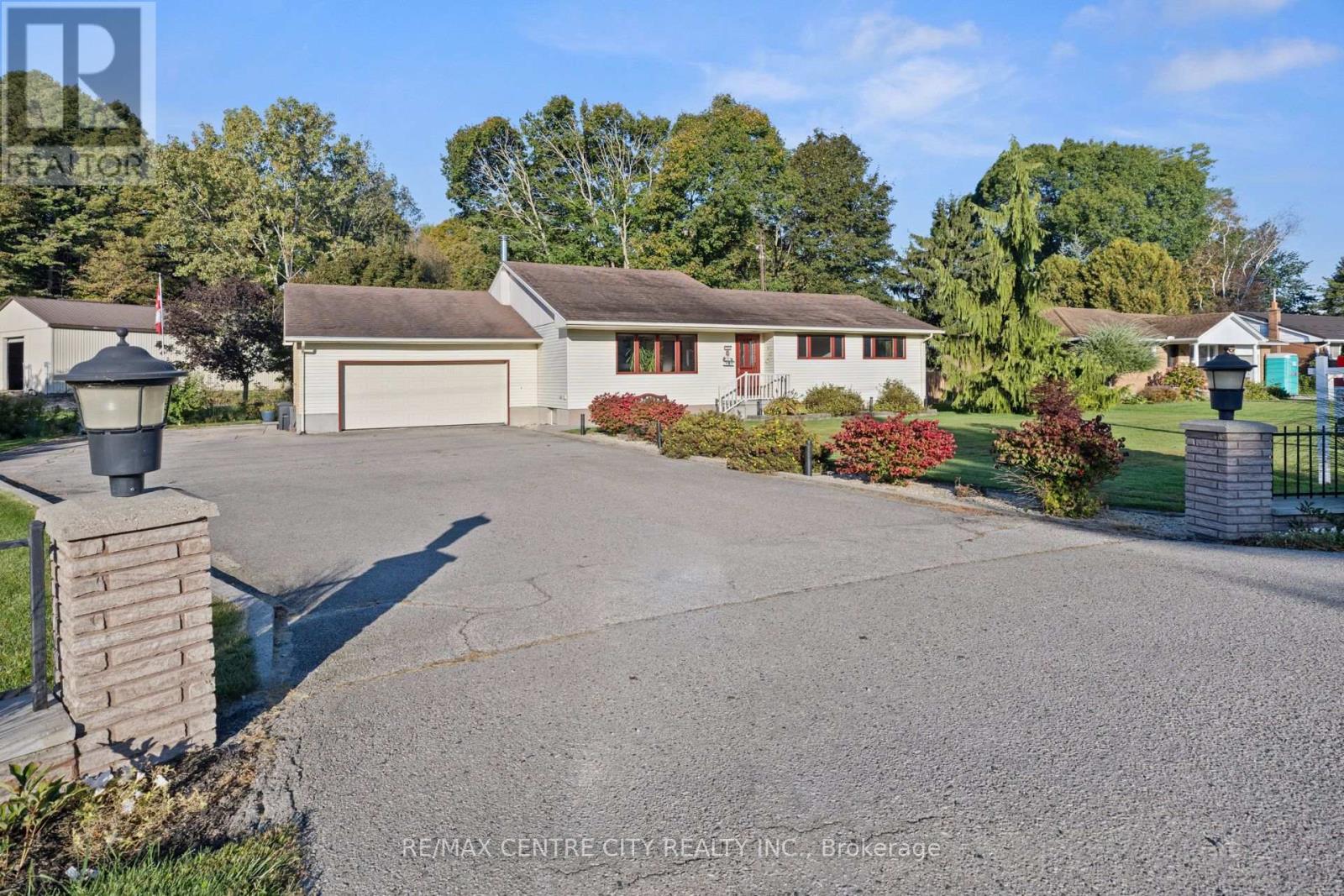 324 CARLOW ROAD, Central Elgin, Ontario