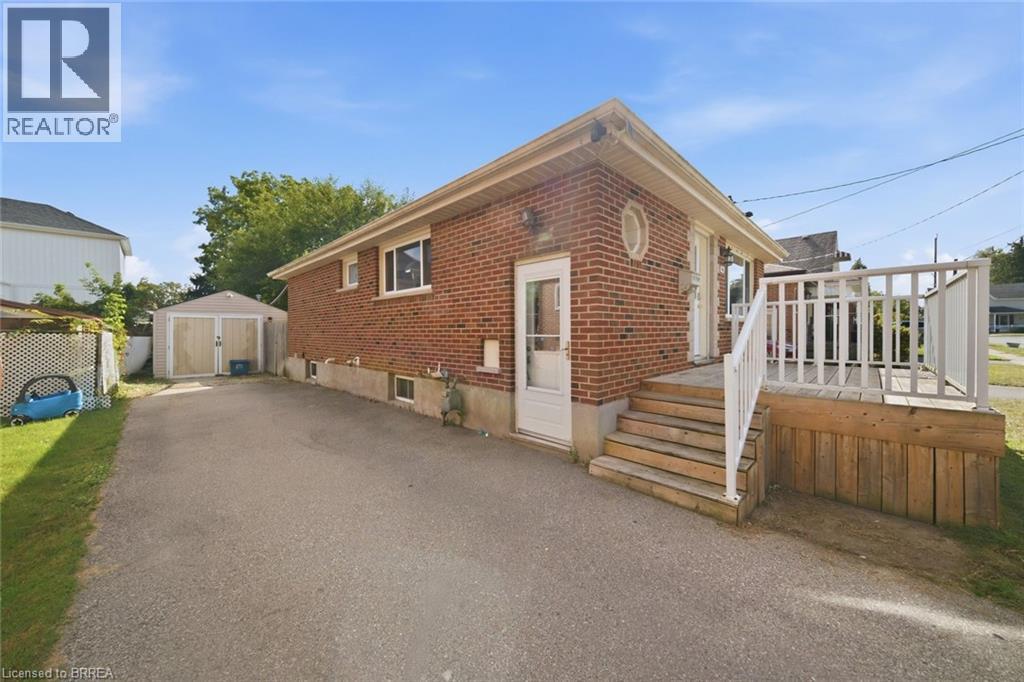 146 Superior Street, Brantford, Ontario  N3S 2L4 - Photo 6 - 40866278