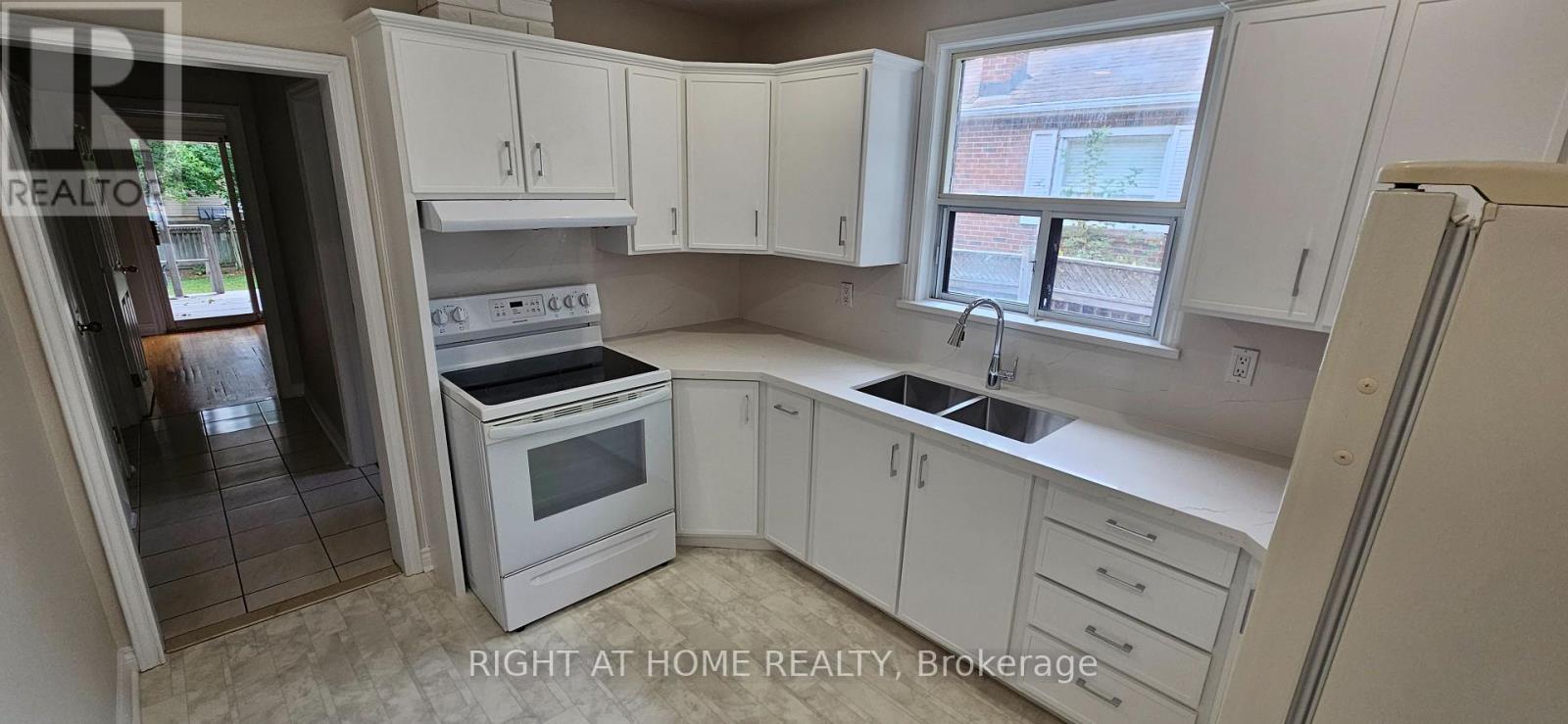 Main - 130 Prince Charles Drive, Oakville, Ontario  L6K 2C9 - Photo 6 - W13839160