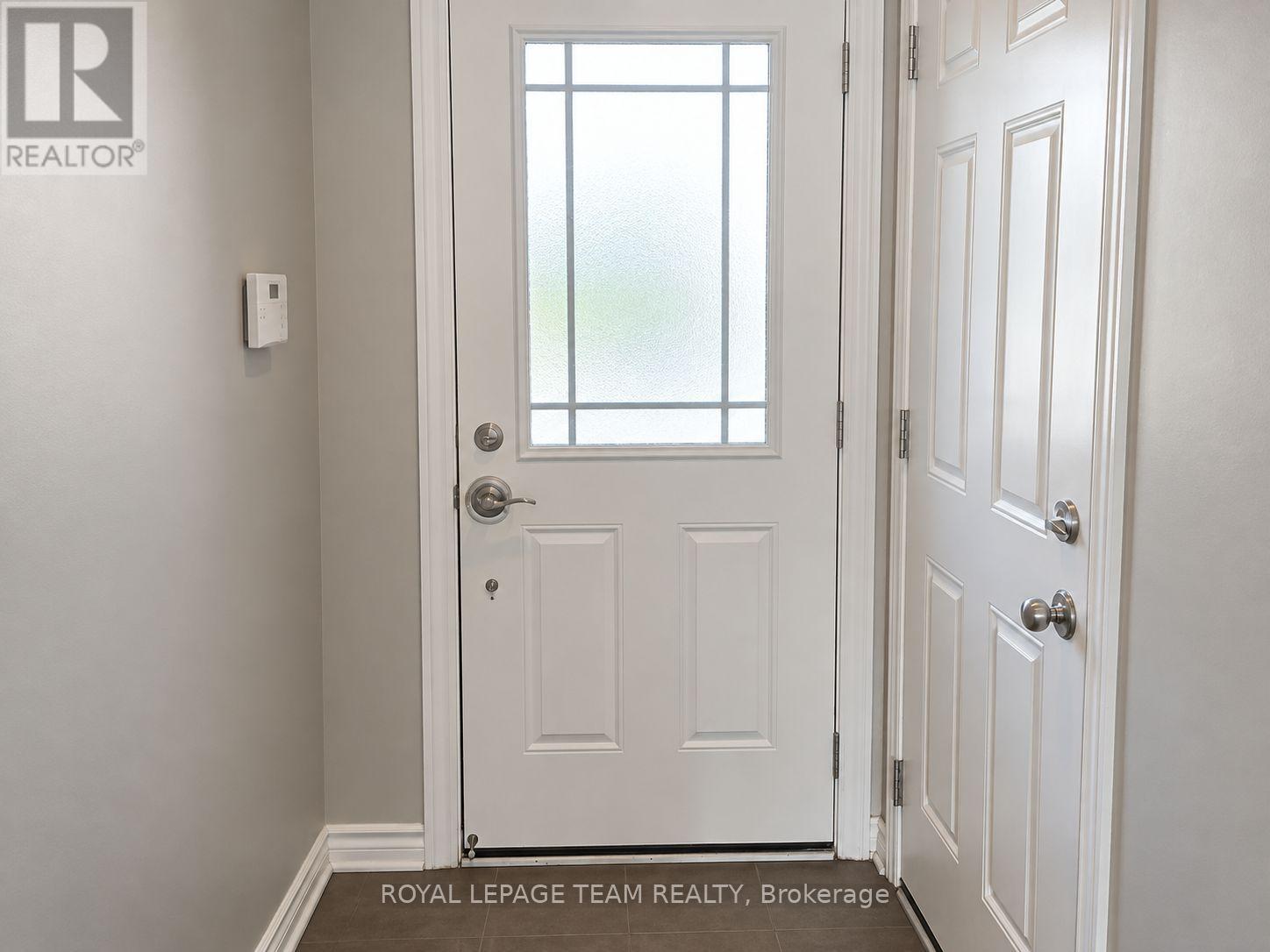 133 Forestbrook Street, Ottawa, Ontario  K2K 0A8 - Photo 2 - X13842984