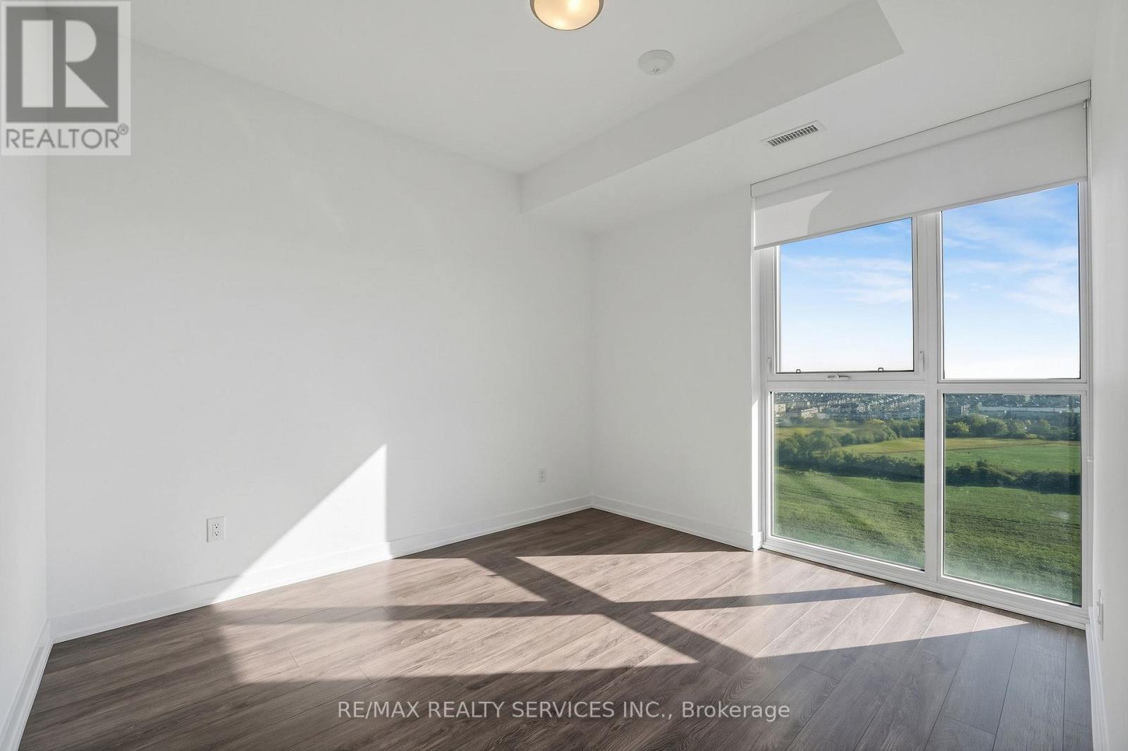 1304 - 345 Wheat Boom Drive, Oakville, Ontario  L6H 7X4 - Photo 13 - W13833140