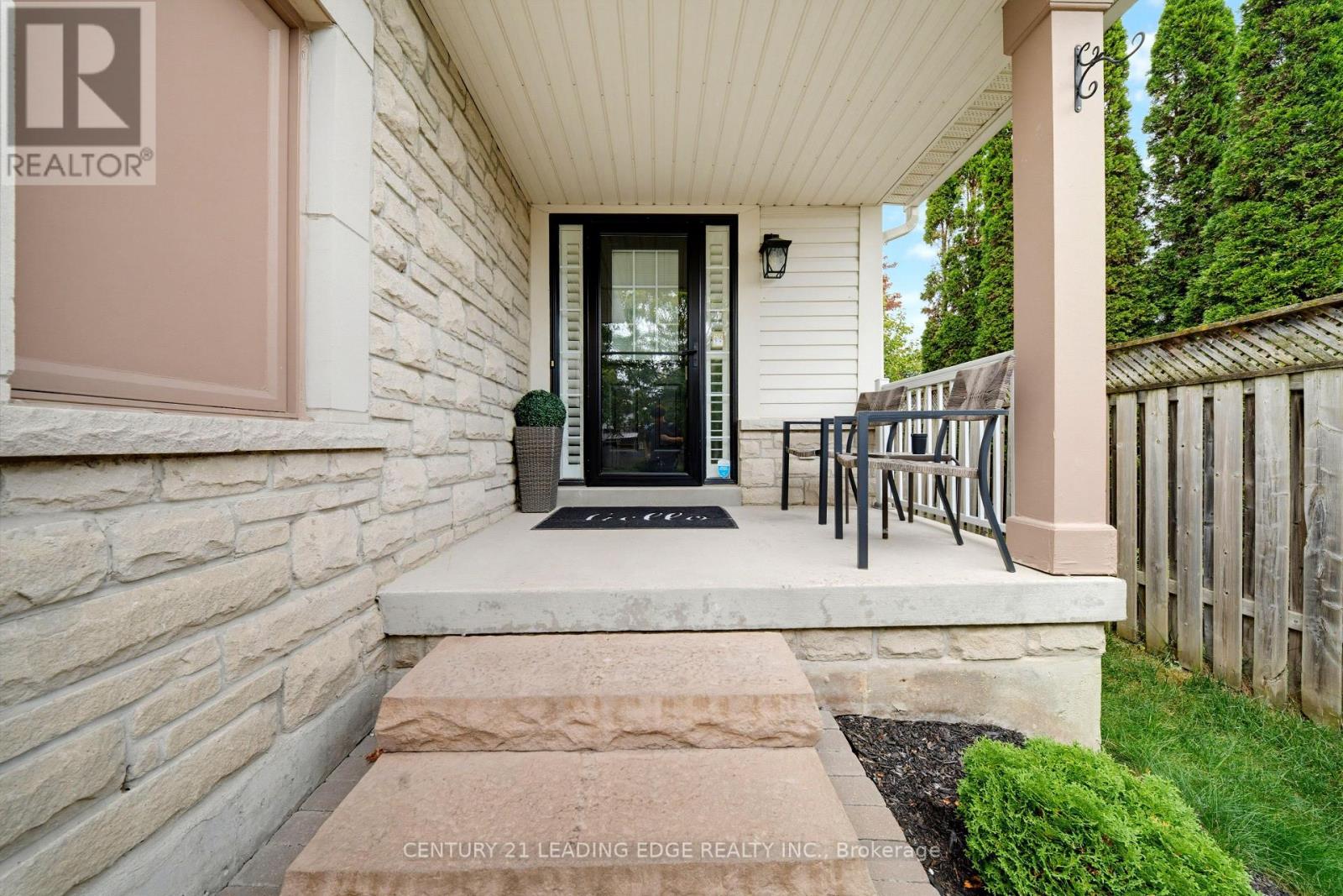 10 Dodds Square, Clarington, Ontario  L1C 5N1 - Photo 2 - E13843128