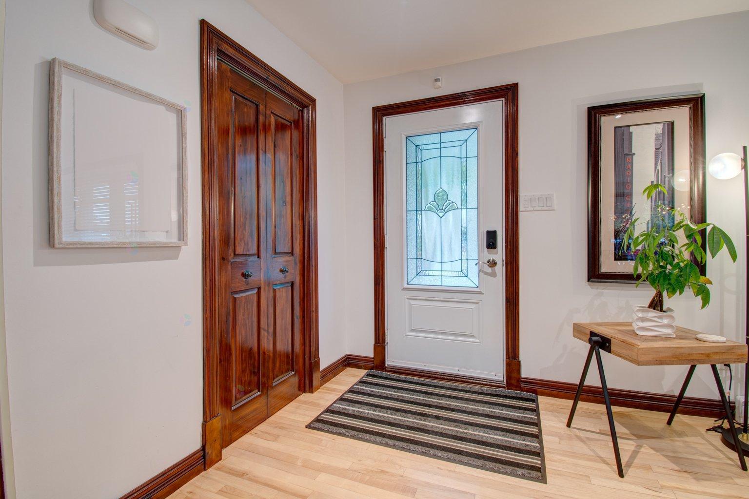 2360 Rue des Cèdres Sorel-Tracy Quebec Canada J3R5G9 5