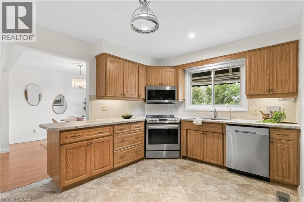 54 Hampton Place, Kitchener, Ontario  N2B 2S3 - Photo 11 - 40866301