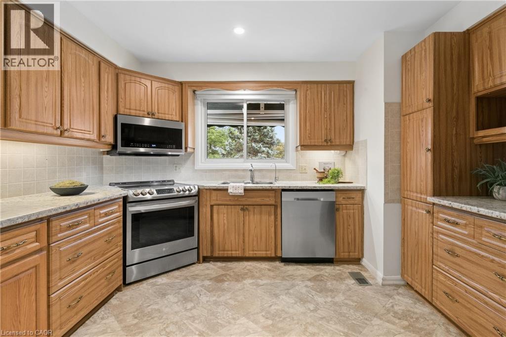 54 Hampton Place, Kitchener, Ontario  N2B 2S3 - Photo 12 - 40866301