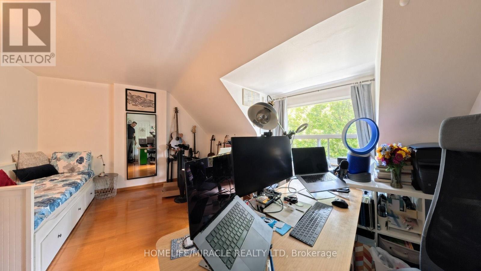 121 Medland Street, Toronto, Ontario  M6P 2N4 - Photo 18 - W13615228