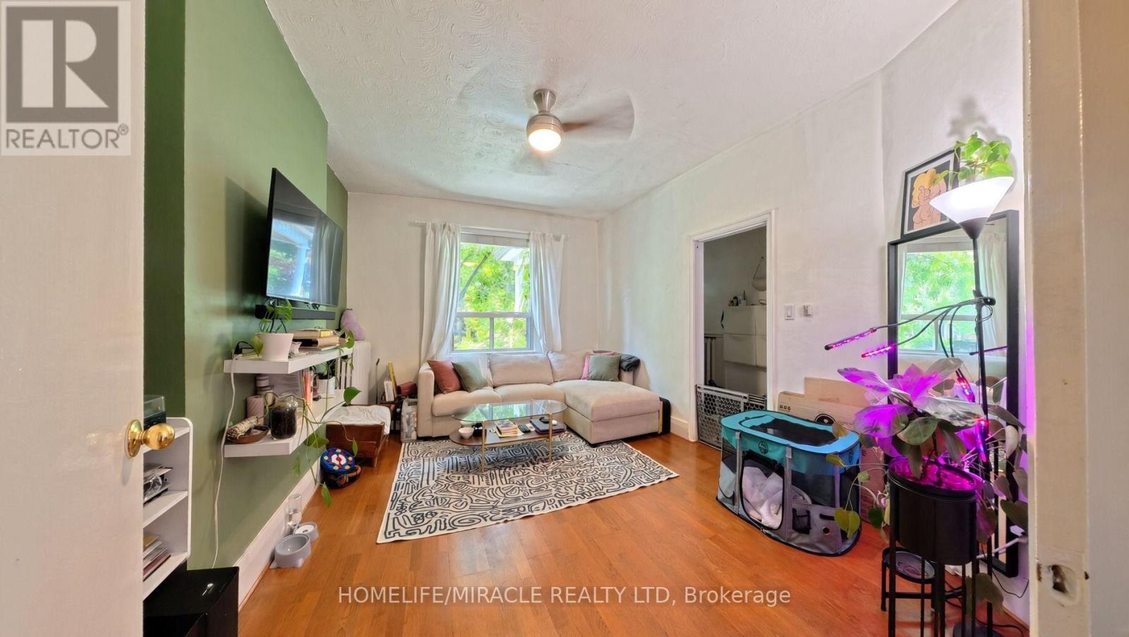 121 Medland Street, Toronto, Ontario  M6P 2N4 - Photo 10 - W13615228