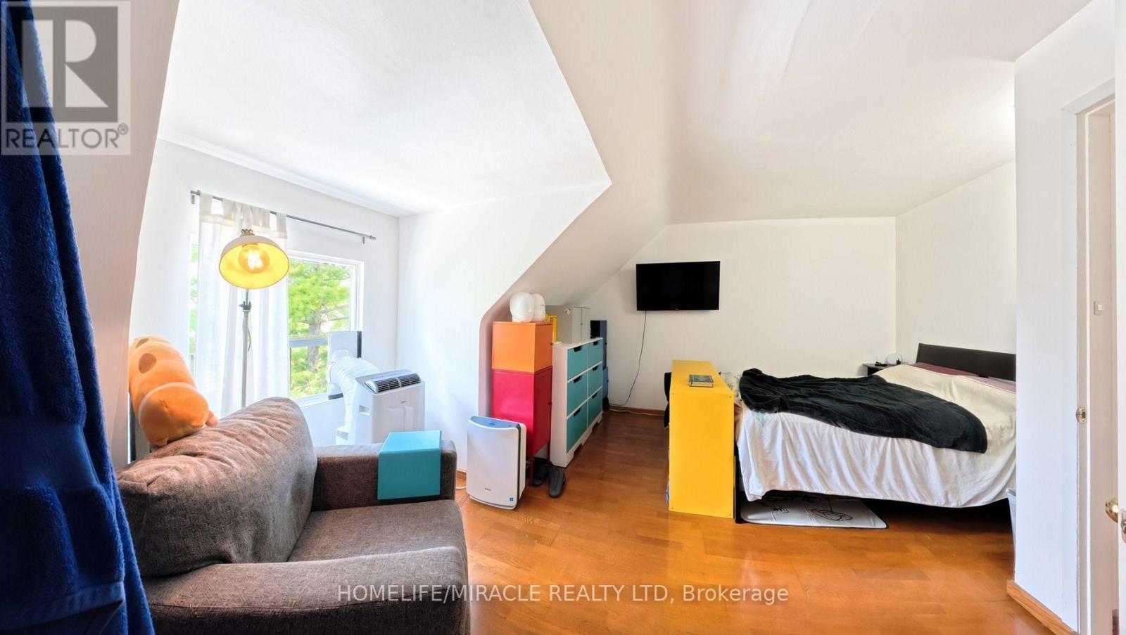 121 Medland Street, Toronto, Ontario  M6P 2N4 - Photo 16 - W13615228