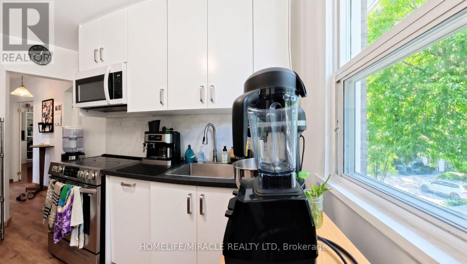 121 Medland Street, Toronto, Ontario  M6P 2N4 - Photo 21 - W13615228