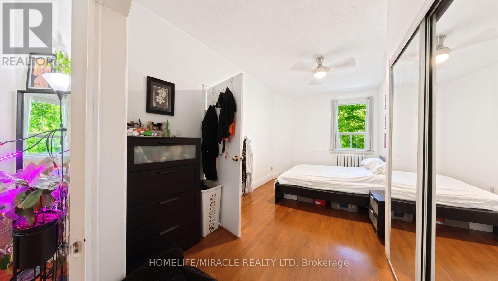 121 Medland Street, Toronto, Ontario  M6P 2N4 - Photo 13 - W13615228