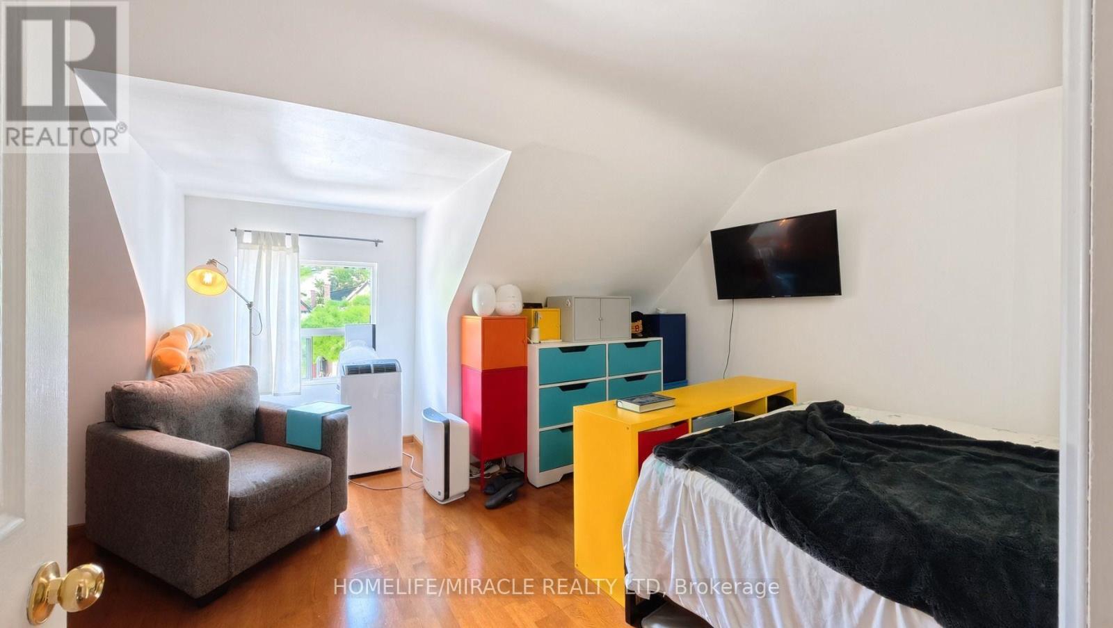 121 Medland Street, Toronto, Ontario  M6P 2N4 - Photo 15 - W13615228