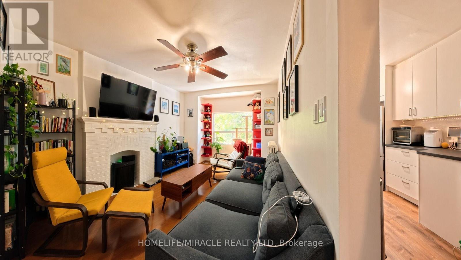 121 Medland Street, Toronto, Ontario  M6P 2N4 - Photo 7 - W13615228