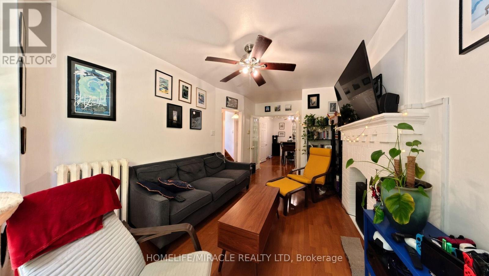 121 Medland Street, Toronto, Ontario  M6P 2N4 - Photo 9 - W13615228