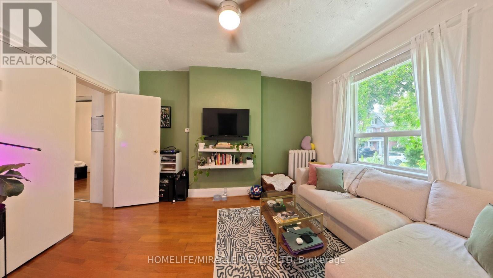 121 Medland Street, Toronto, Ontario  M6P 2N4 - Photo 3 - W13615228
