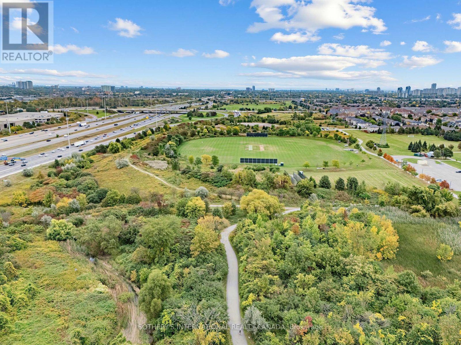 668 Driftcurrent Drive, Mississauga, Ontario  L4Z 3Z4 - Photo 6 - W13843000