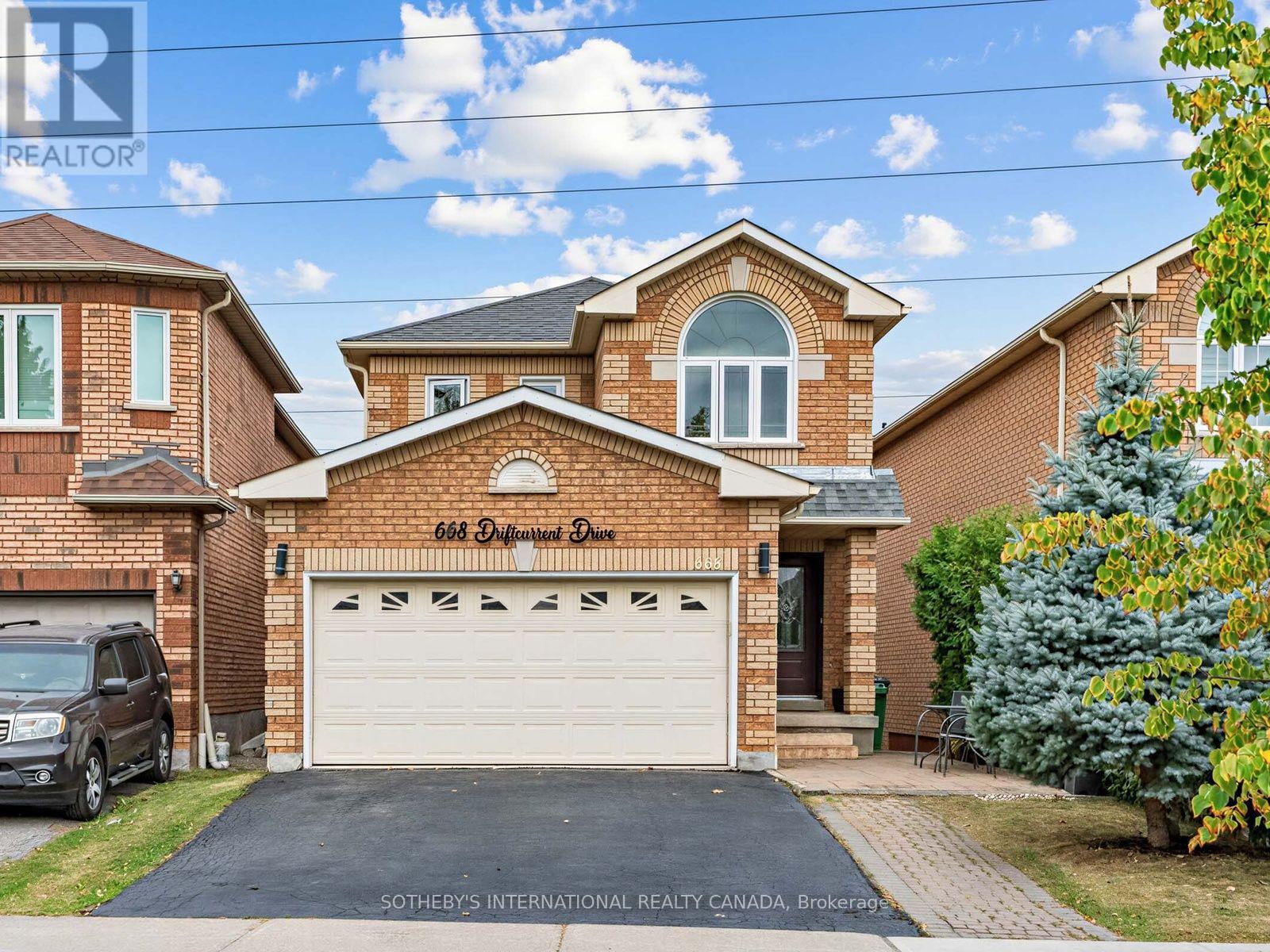 668 Driftcurrent Drive, Mississauga, Ontario  L4Z 3Z4 - Photo 8 - W13843000