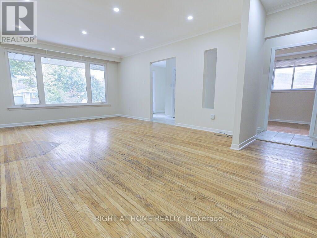 341 Rathburn Road, Toronto, Ontario  M9B 2L9 - Photo 8 - W13843042