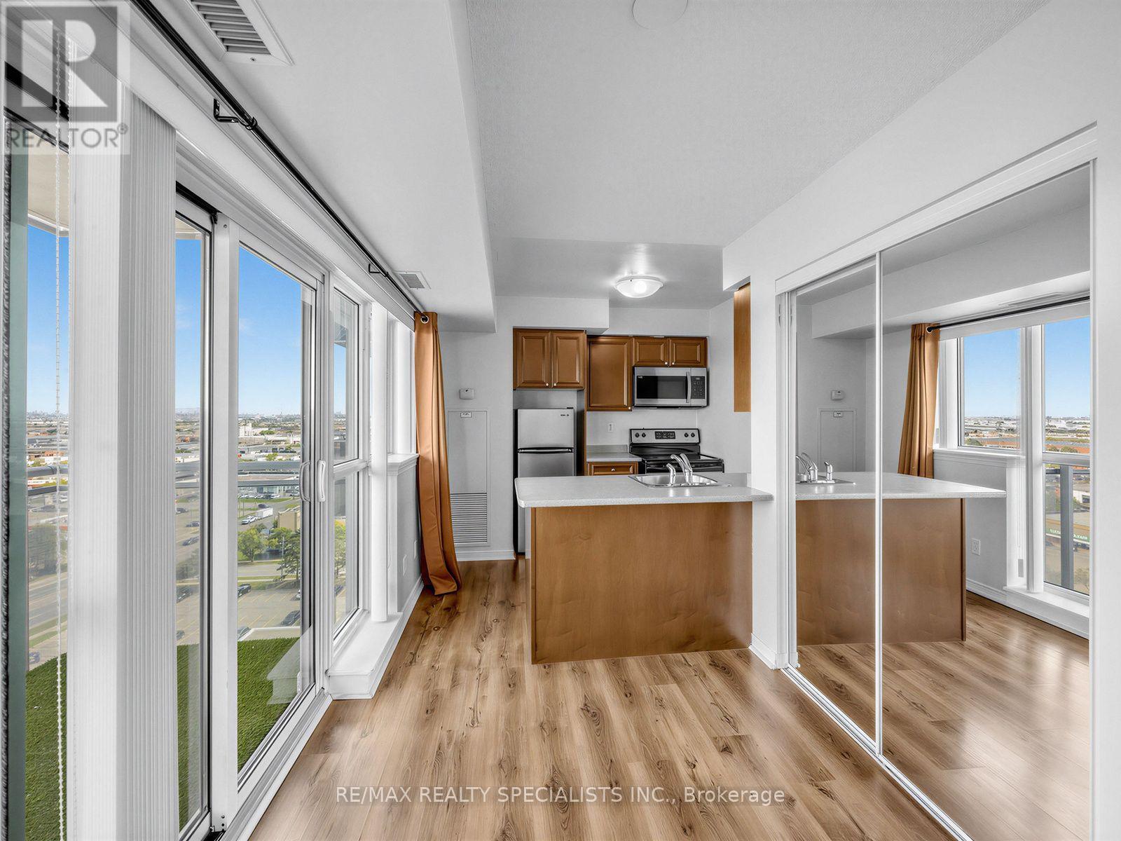 1501 - 215 Queen Street E, Brampton, Ontario L6W 0A9 - Photo 12 - W13817738