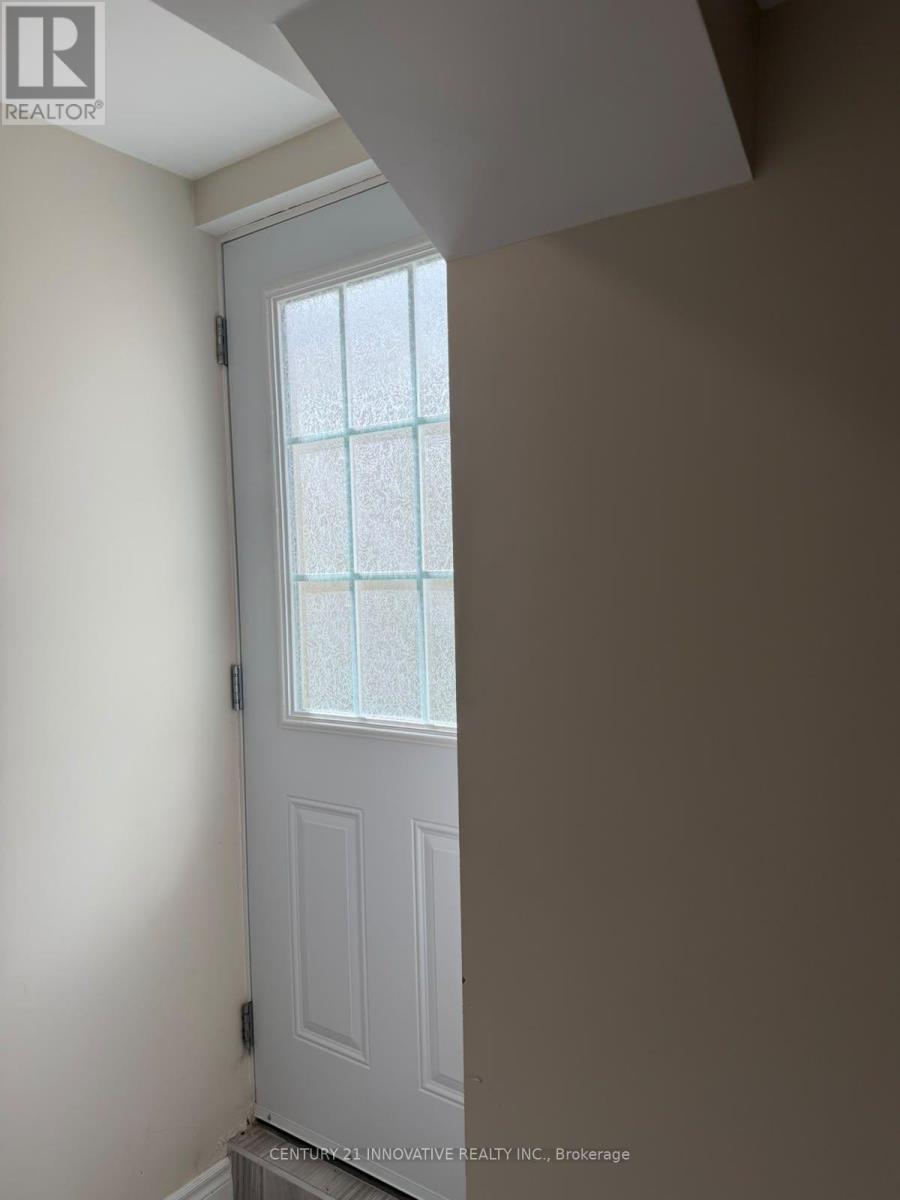 1544 Leger Way, Milton, Ontario  L9E 1H4 - Photo 3 - W13843074