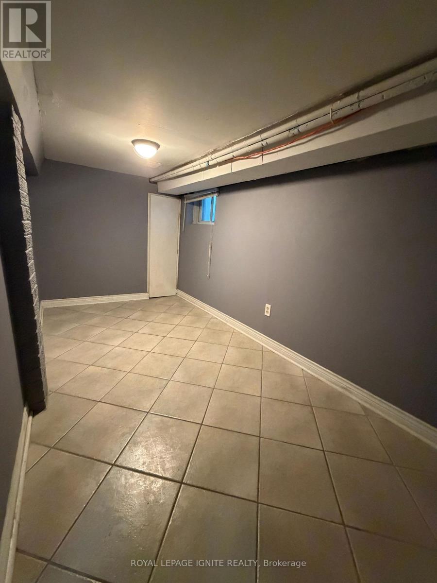 40 Avon Avenue, Toronto (Rockcliffe-Smythe), Ontario  M6N 3W7 - Photo 22 - W13843086