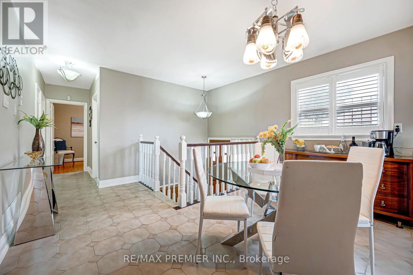 240 Calvington Street, Toronto (Downsview-Roding-Cfb), Ontario  M3M 2N4 - Photo 12 - W13843122