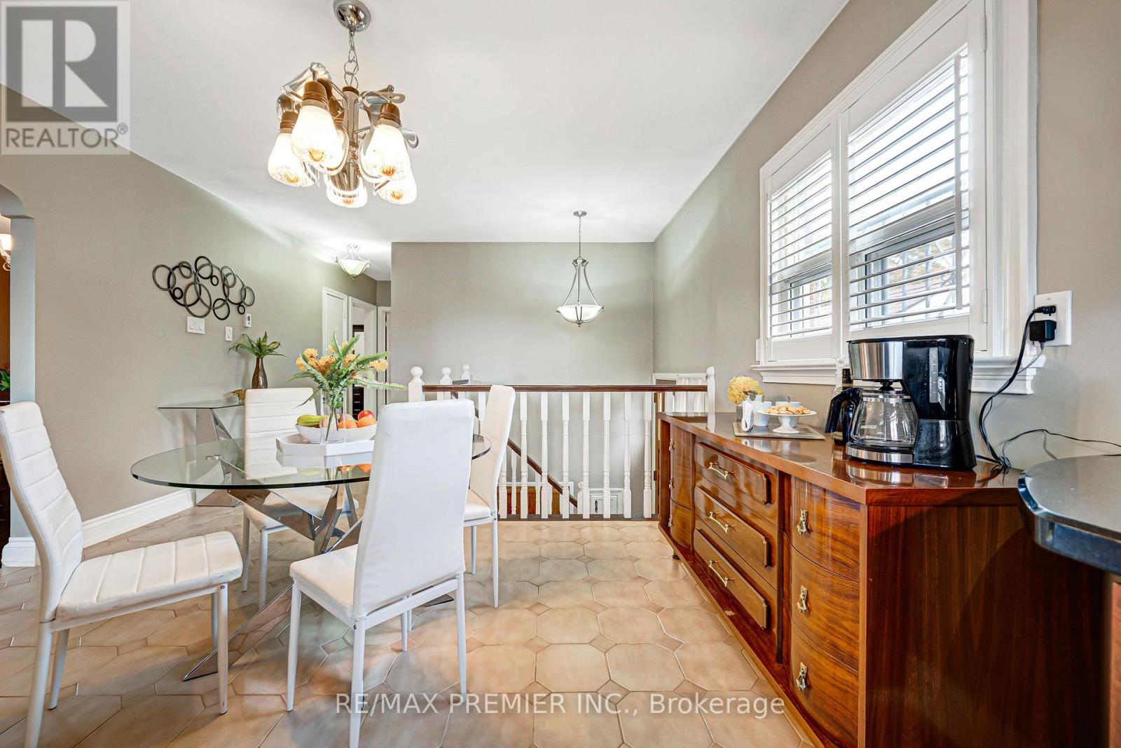 240 Calvington Street, Toronto (Downsview-Roding-Cfb), Ontario  M3M 2N4 - Photo 14 - W13843122