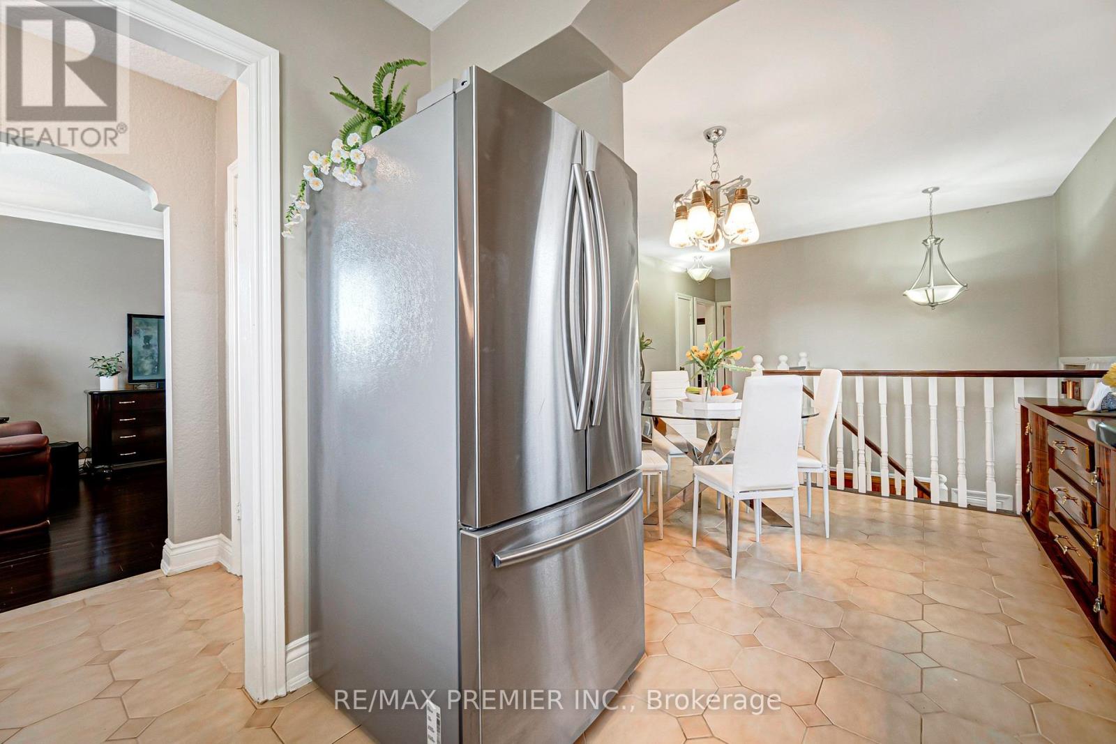 240 Calvington Street, Toronto (Downsview-Roding-Cfb), Ontario  M3M 2N4 - Photo 17 - W13843122