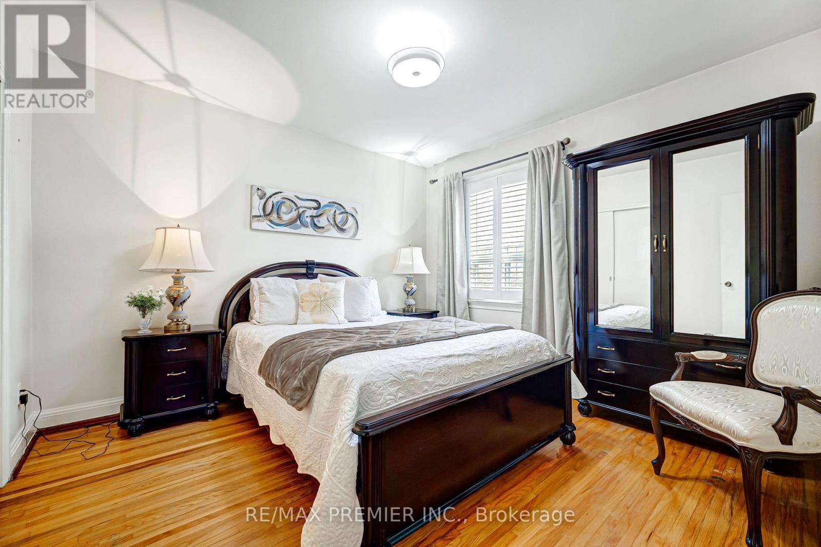 240 Calvington Street, Toronto (Downsview-Roding-Cfb), Ontario  M3M 2N4 - Photo 30 - W13843122