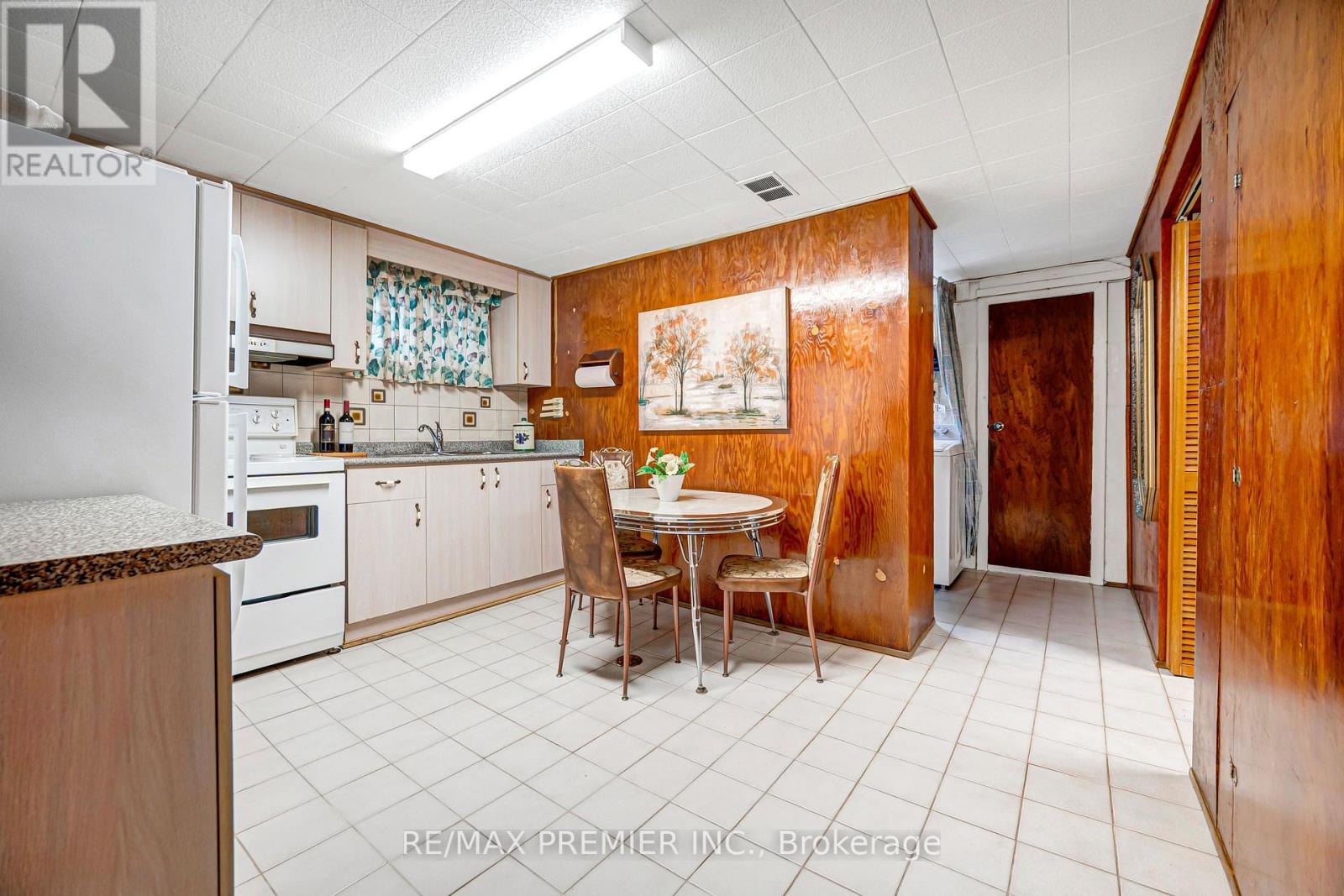 240 Calvington Street, Toronto (Downsview-Roding-Cfb), Ontario  M3M 2N4 - Photo 41 - W13843122