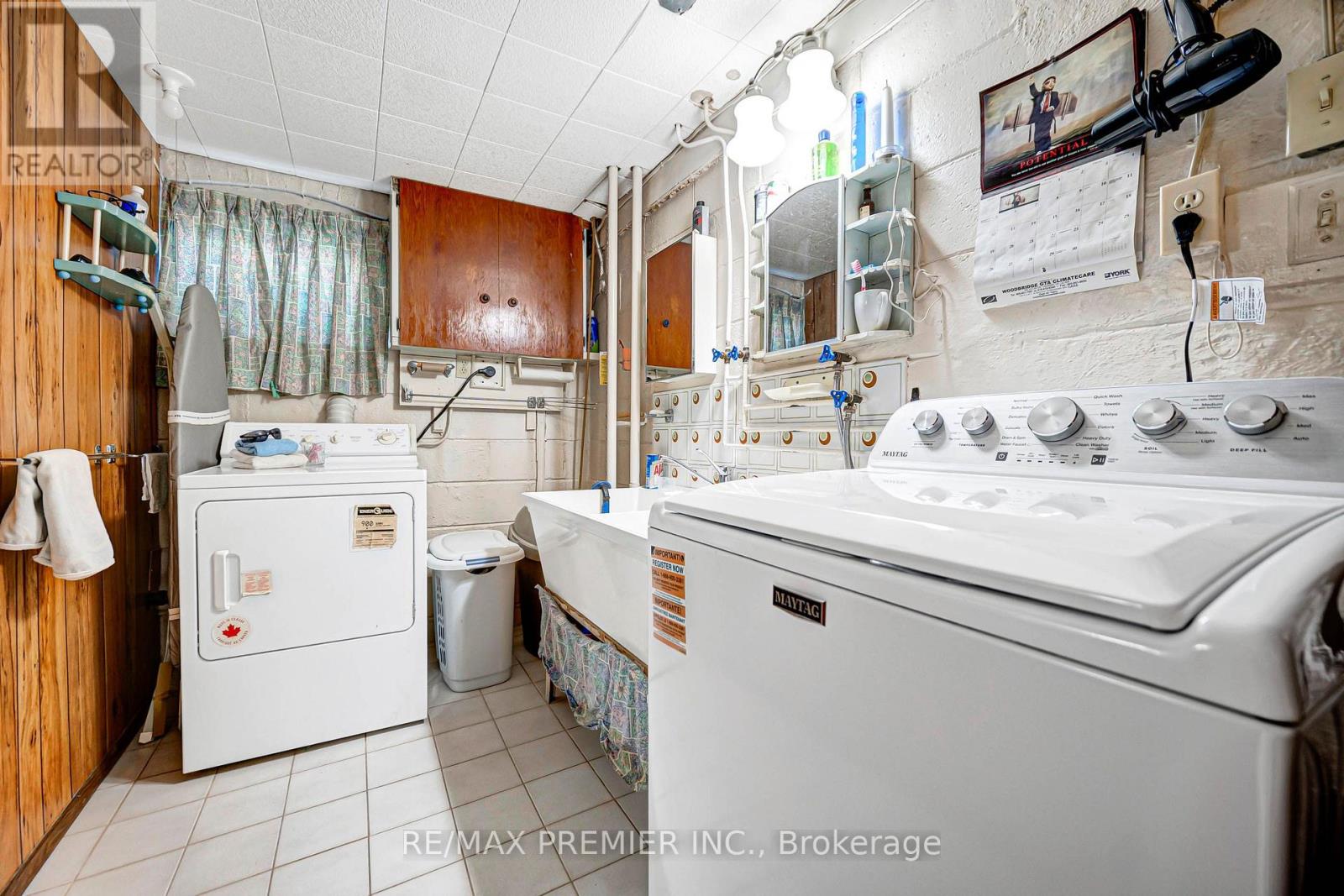 240 Calvington Street, Toronto (Downsview-Roding-Cfb), Ontario  M3M 2N4 - Photo 44 - W13843122
