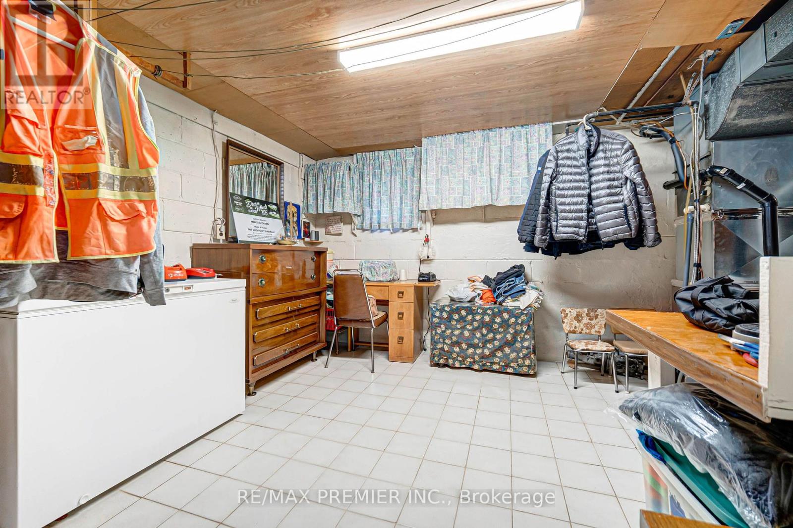 240 Calvington Street, Toronto (Downsview-Roding-Cfb), Ontario  M3M 2N4 - Photo 45 - W13843122