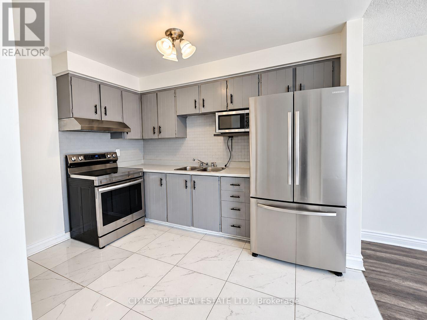 25 - 25 Baronwood Court, Brampton, Ontario  L6V 3H6 - Photo 6 - W13843186