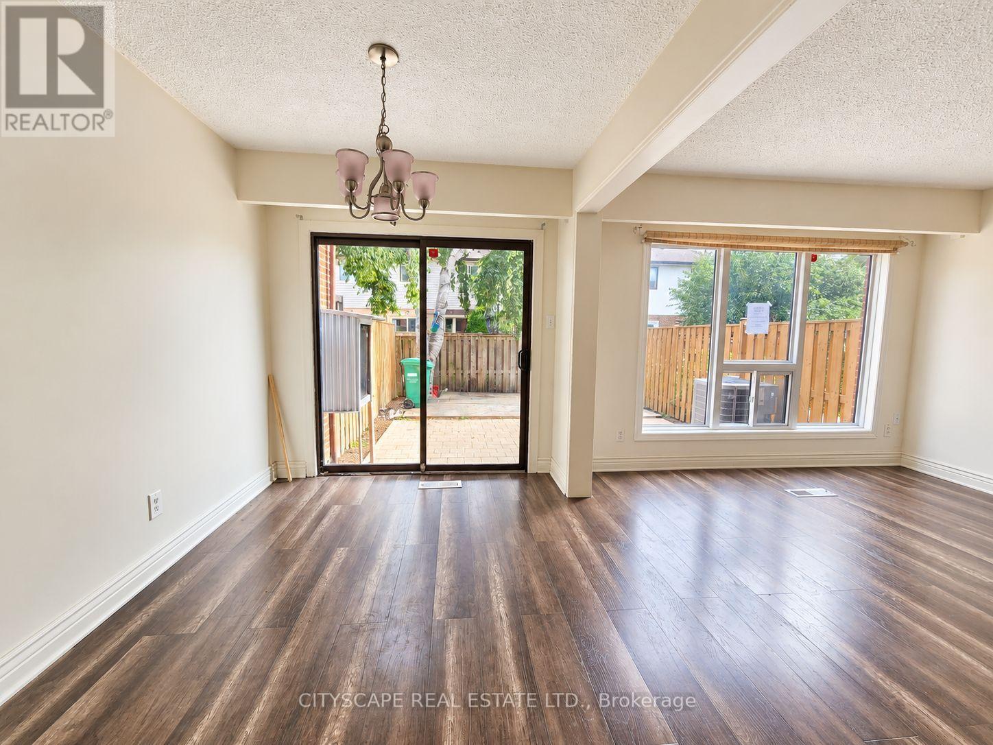 25 - 25 Baronwood Court, Brampton, Ontario  L6V 3H6 - Photo 8 - W13843186