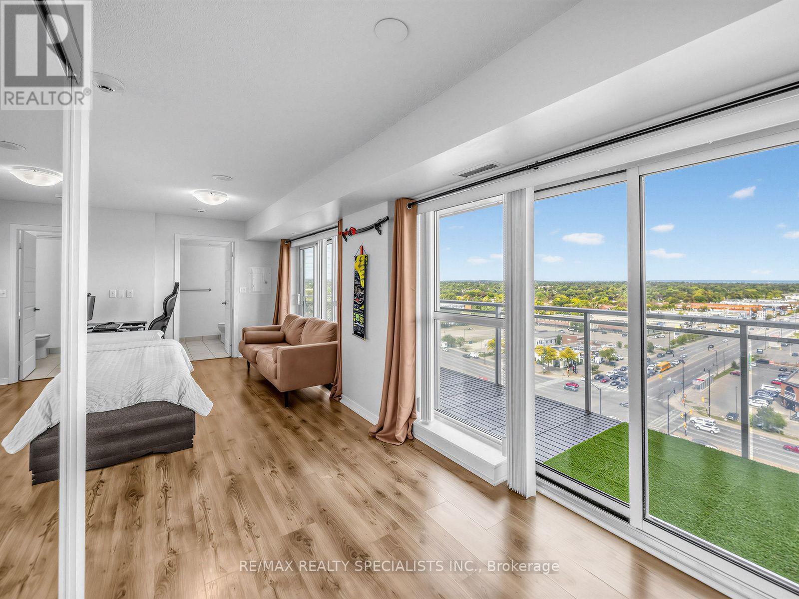 1501 - 215 QUEEN STREET E, Brampton, Ontario