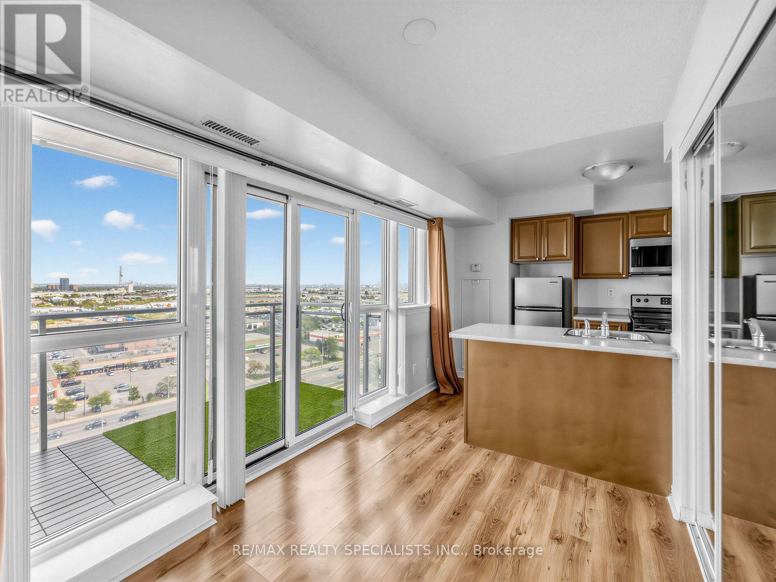 1501 - 215 Queen Street E, Brampton, Ontario L6W 0A9 - Photo 13 - W13817738
