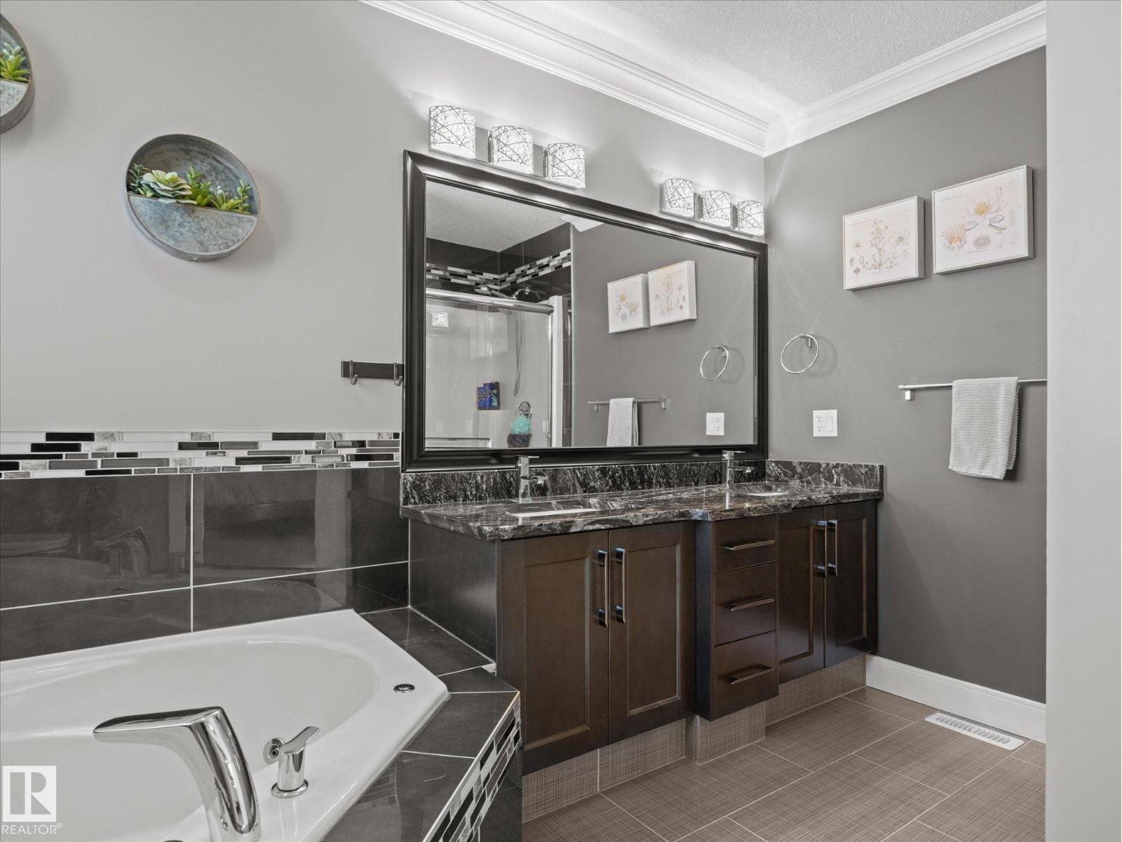 28 DANFIELD PL