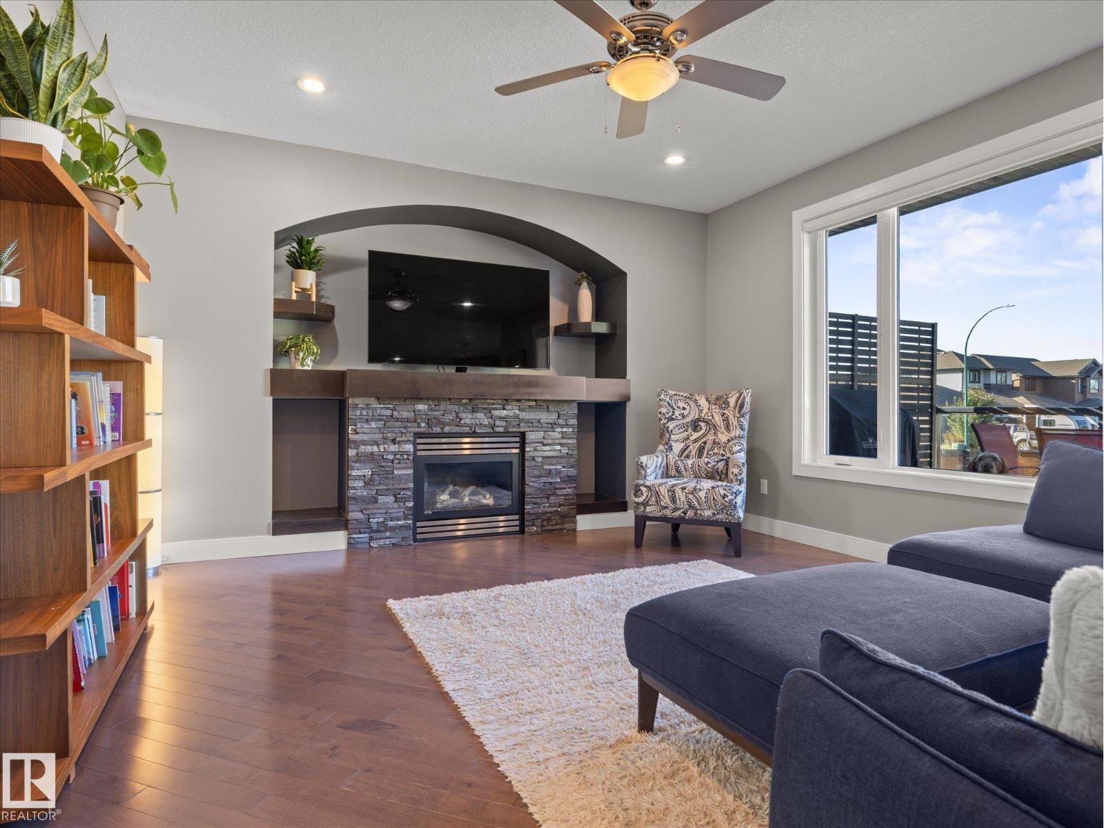 28 DANFIELD PL