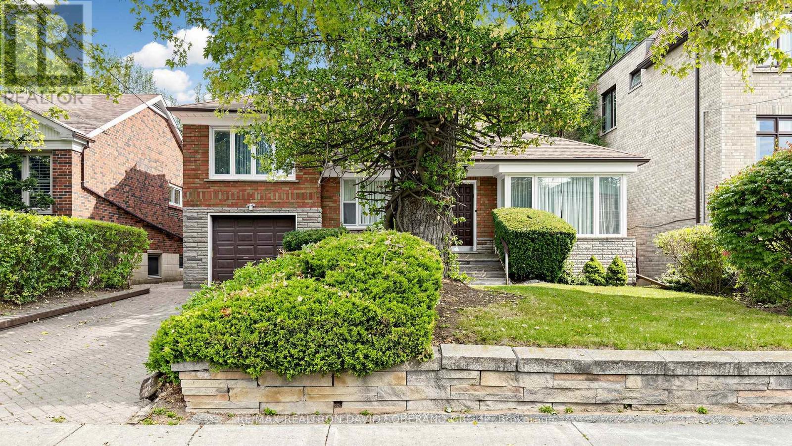 108 York Downs Drive, Toronto, Ontario  M3H 2G7 - Photo 2 - C13838618