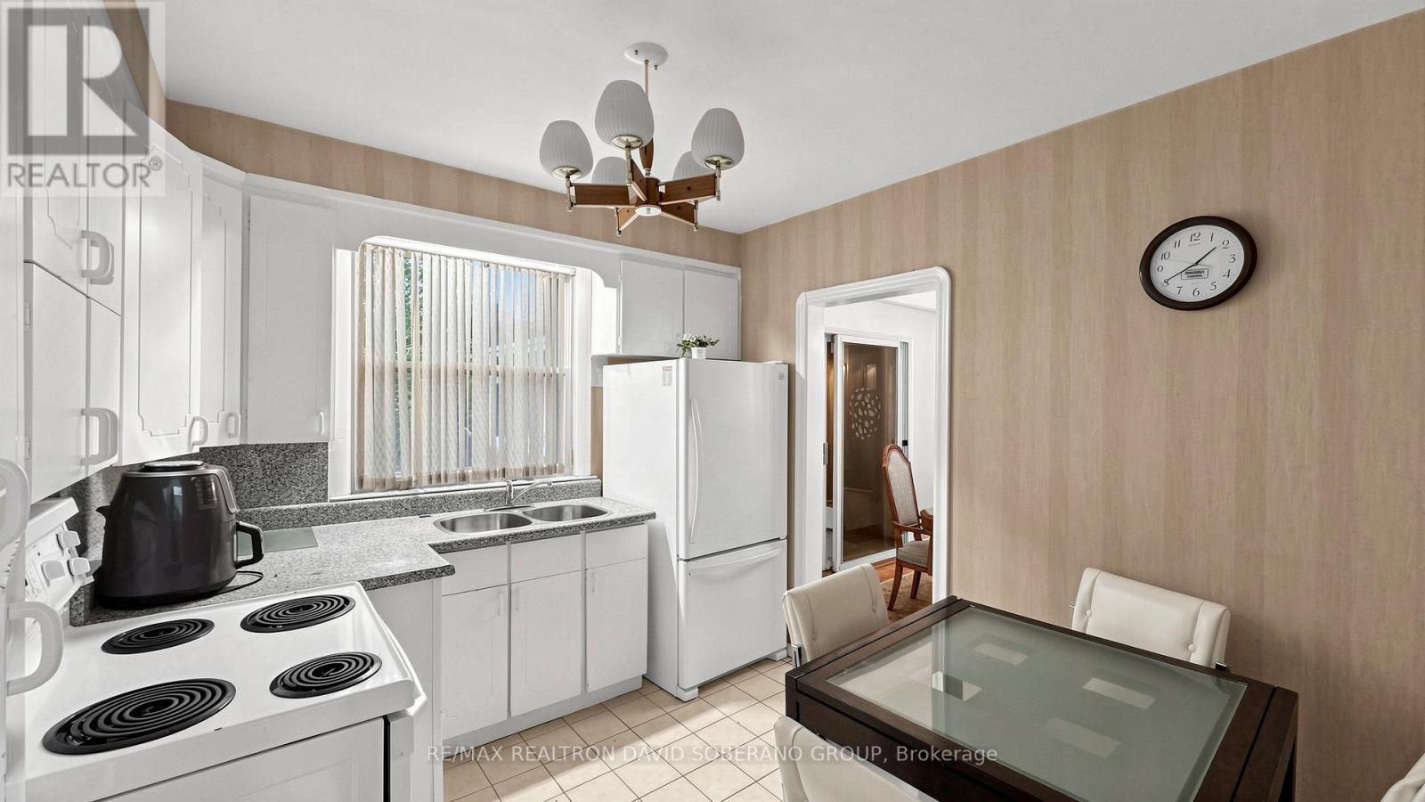 108 York Downs Drive, Toronto, Ontario  M3H 2G7 - Photo 12 - C13838618
