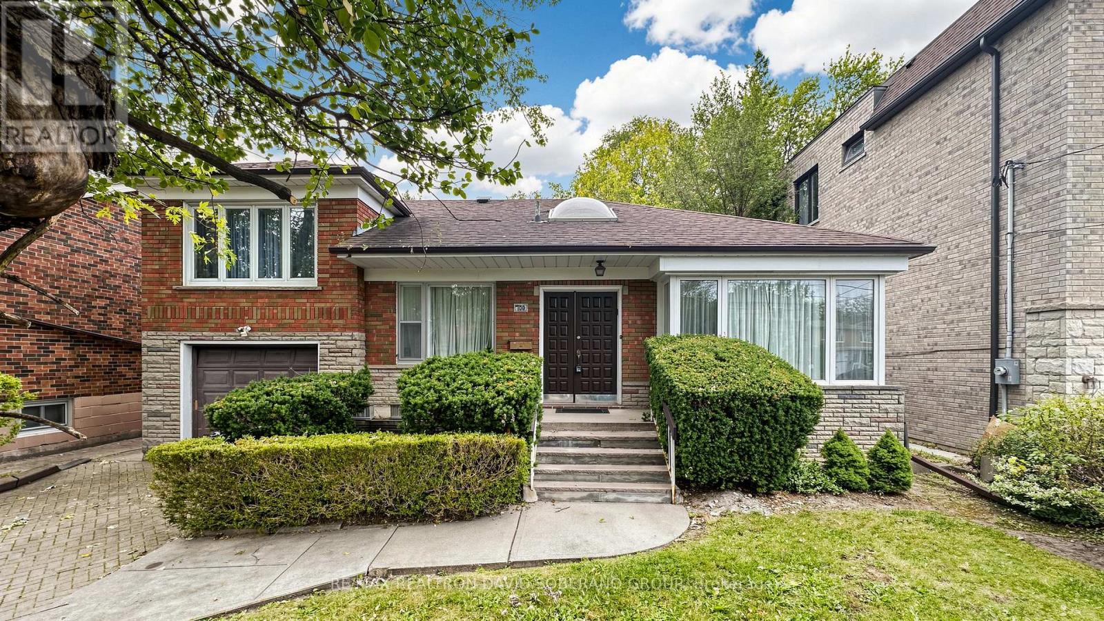 108 York Downs Drive, Toronto, Ontario  M3H 2G7 - Photo 3 - C13838618