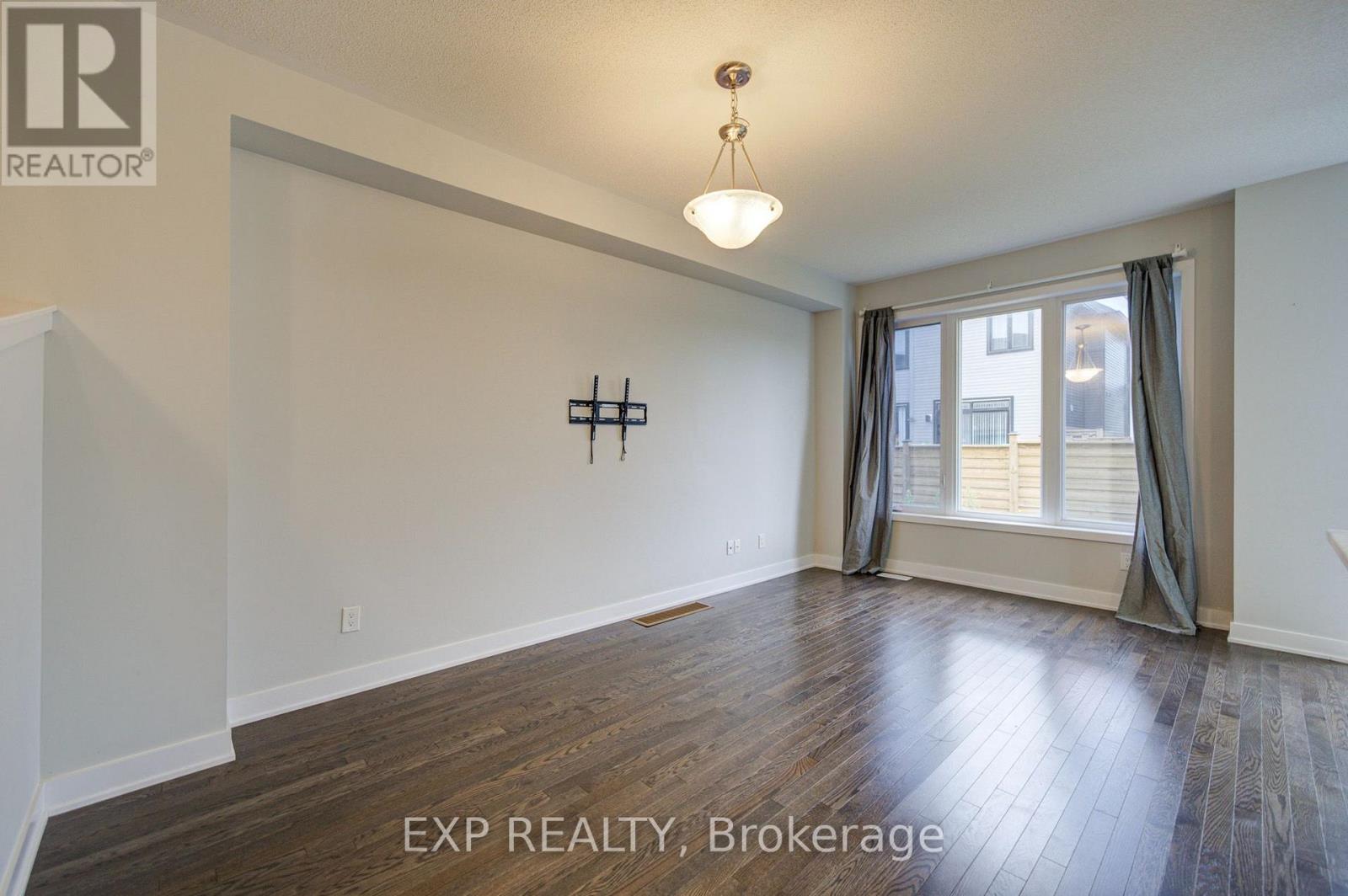 1095 Thompson Drive, Oshawa, Ontario  L1L 0V5 - Photo 10 - E13837296