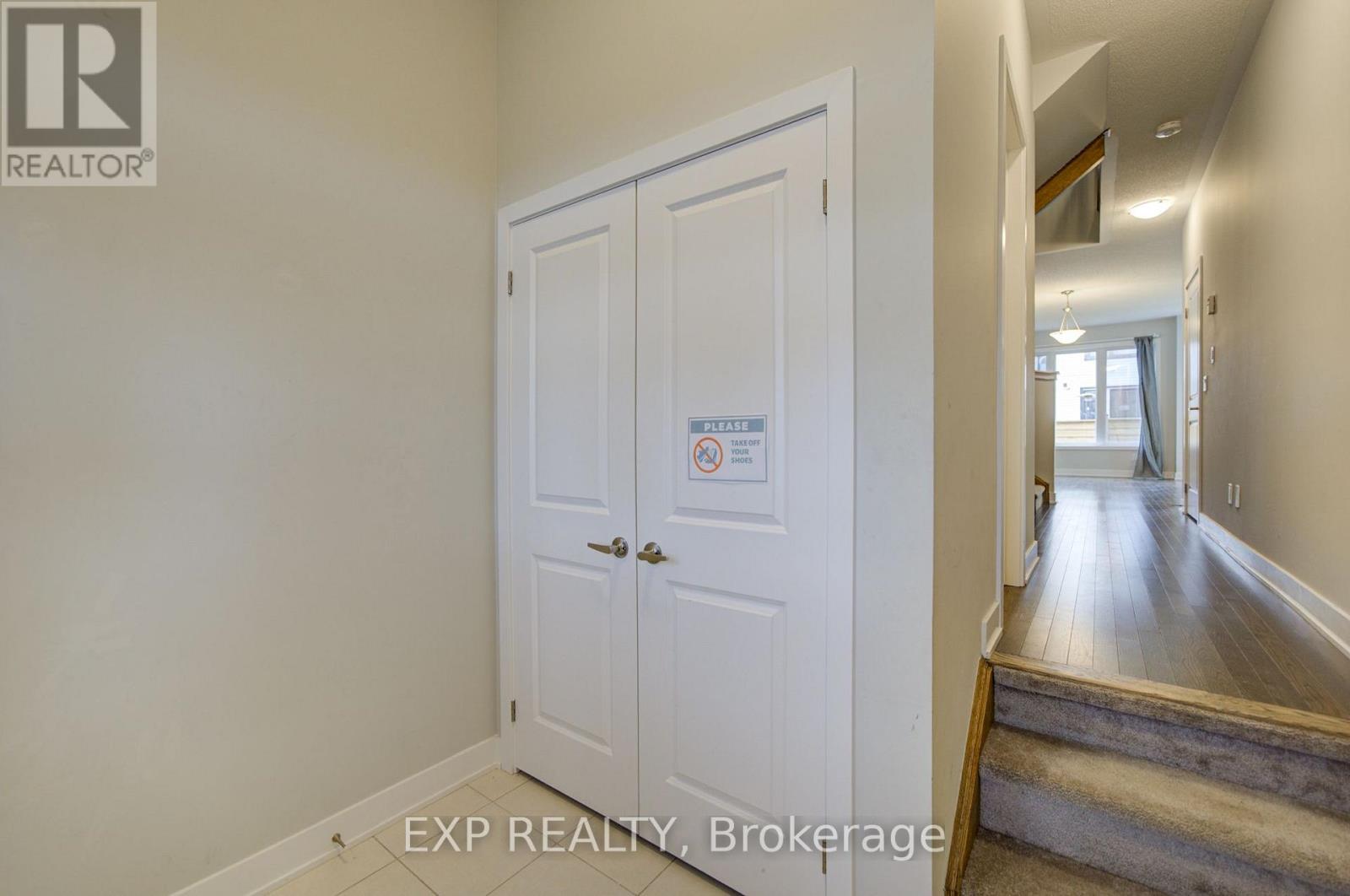 1095 Thompson Drive, Oshawa, Ontario  L1L 0V5 - Photo 4 - E13837296